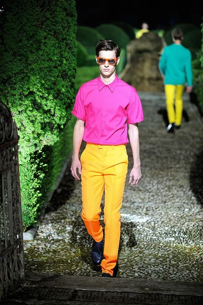 Look 9